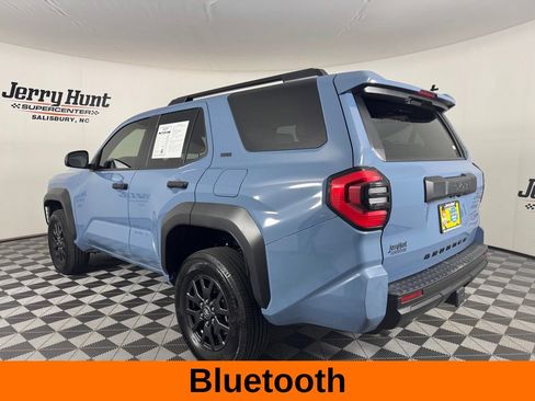 Used 2025 Toyota 4Runner SR5 AWD/4WD image 10