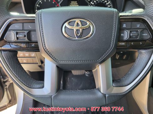 Used 2023 Toyota Tundra Limited AWD/4WD image 18