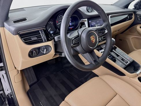 Used 2025 Porsche Macan AWD/4WD image 4
