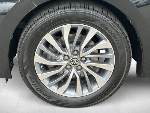 Used 2017 Toyota Corolla XLE w/ Carpet Mat Package (TMS) FWD image 14