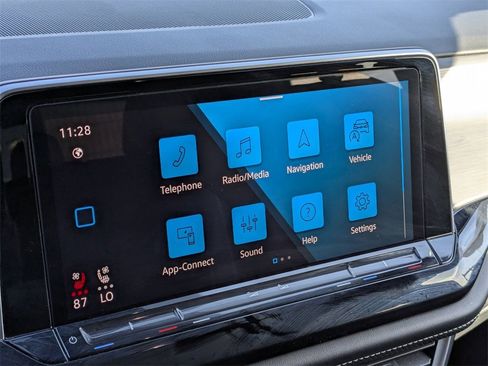 Used 2024 Volkswagen Atlas Cross Sport SE image 21