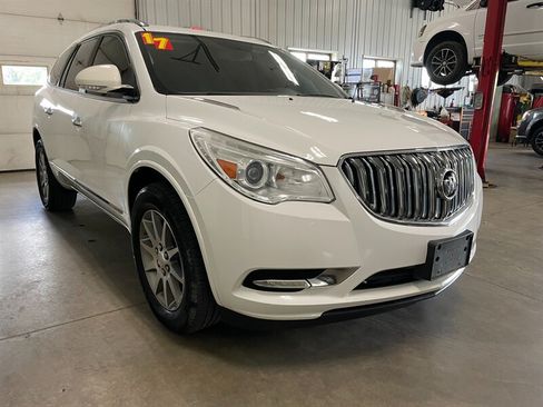Used 2017 Buick Enclave Convenience FWD image 4