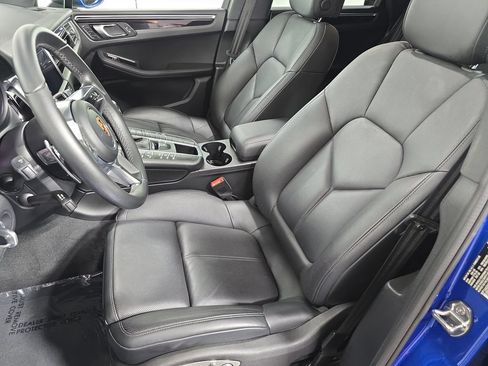 Certified 2019 Porsche Macan AWD/4WD image 5