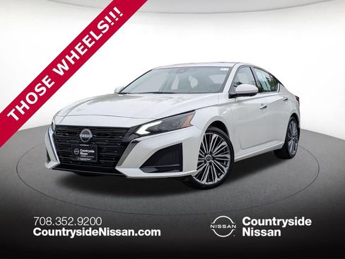 Used 2025 Nissan Altima 2.5 SL FWD image 1
