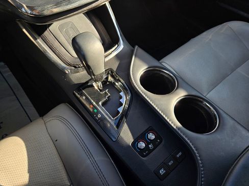 Used 2016 Toyota Avalon Limited image 22