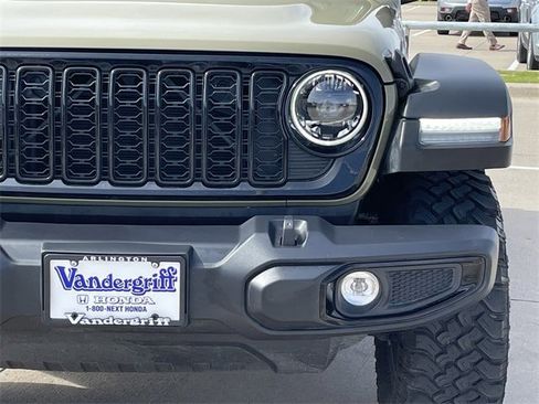 Used 2025 Jeep Wrangler Willys image 7