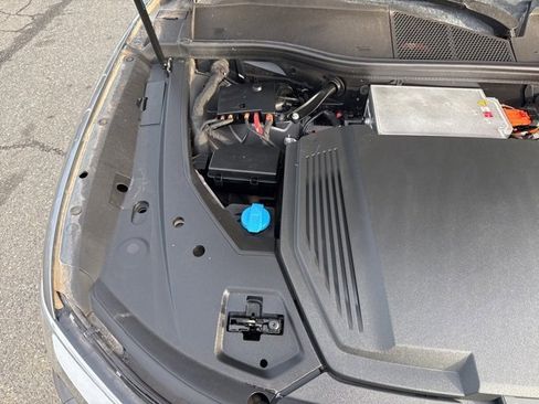 Used 2019 Audi e-tron Premium Plus image 26