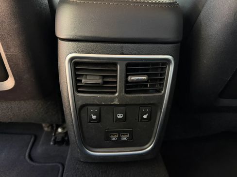Used 2022 Chrysler 300 Touring L w/ Comfort Group RWD image 18