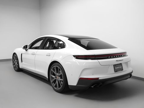 Certified 2025 Porsche Panamera 4 AWD/4WD image 3