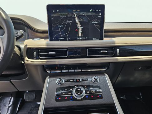 Used 2022 Lincoln Aviator Grand Touring w/ Elements Package Plus AWD/4WD image 25