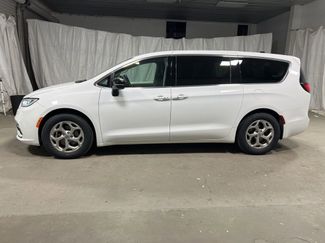 Used 2024 Chrysler Pacifica Limited FWD video 4