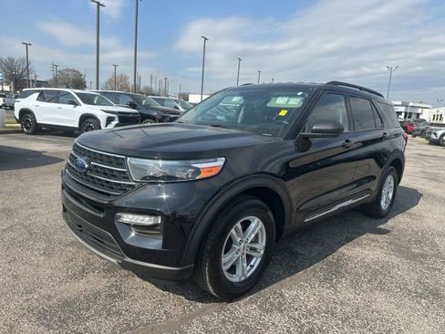 Used 2022 Ford Explorer XLT w/ Equipment Group 202A image 7
