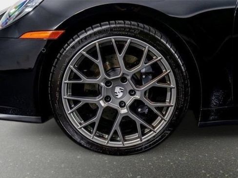 Used 2025 Porsche 911 Carrera RWD image 20
