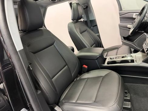 Used 2021 Ford Explorer XLT w/ Equipment Group 202A AWD/4WD image 25