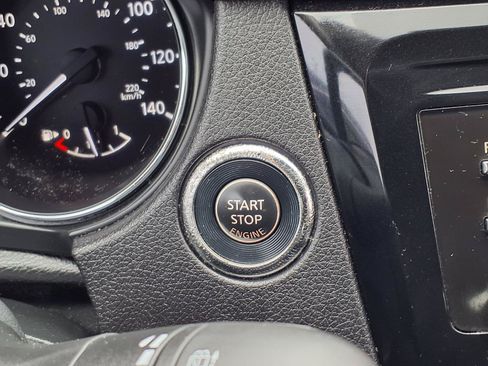 Used 2014 Nissan Rogue SV FWD image 11