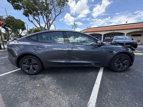 Used 2023 Tesla Model 3 Standard Range RWD image 9