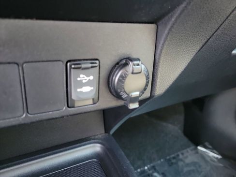 Used 2015 Toyota RAV4 XLE image 20