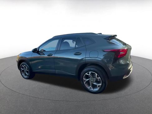 Used 2025 Chevrolet Trax LT image 10