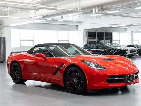 Used 2014 Chevrolet Corvette Stingray Convertible w/ 3LT Preferred Equipment Group RWD image 16