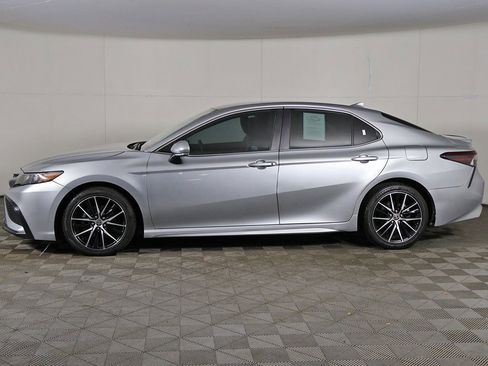 Used 2023 Toyota Camry SE w/ Convenience Package FWD image 14