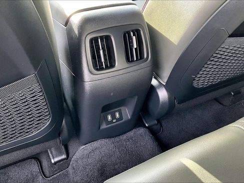 Used 2024 Hyundai Santa Cruz Limited image 11