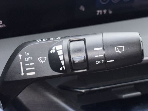 Certified 2025 Nissan Murano SV FWD image 25