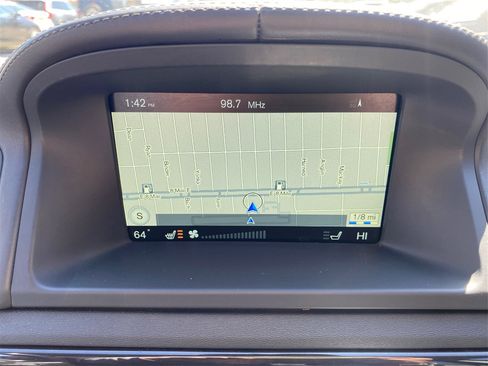 Used 2016 Volvo XC70 T5 Premier w/ Proximity Package image 37