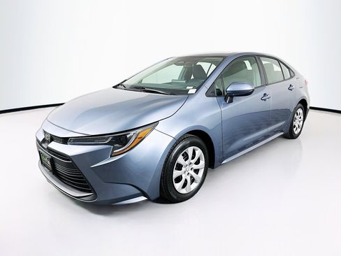 Used 2024 Toyota Corolla LE image 3