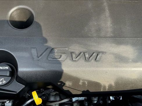 Used 2024 Buick Enclave Premium image 40