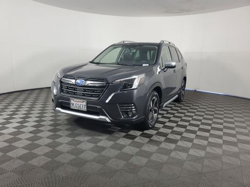 Used 2023 Subaru Forester Touring image 8