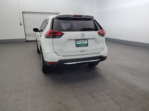 Used 2017 Nissan Rogue S AWD/4WD image 6