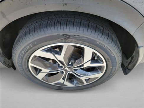 Used 2021 Kia Sportage EX w/ EX Technology Package FWD image 12
