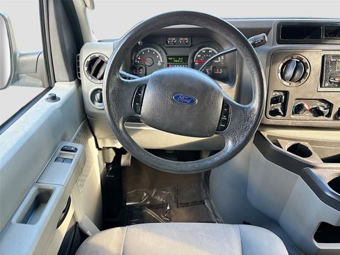 Used 2013 Ford E-350 and Econoline 350 XLT image 23