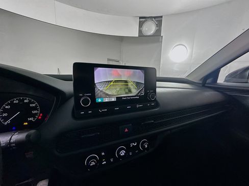 Used 2025 Honda HR-V LX image 22
