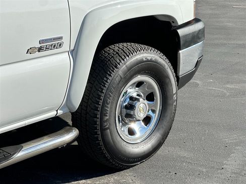 Used 2007 Chevrolet Silverado 3500 LT w/ Heavy-Duty Power Package AWD/4WD image 16