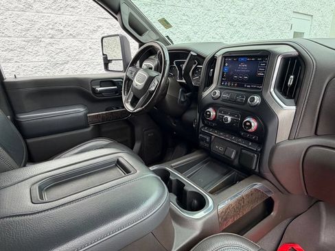Used 2020 GMC Sierra 2500 Denali w/ Denali Ultimate Package AWD/4WD image 9