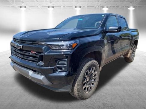 Used 2024 Chevrolet Colorado Z71 w/ Z71 Convenience Package 2 AWD/4WD image 9