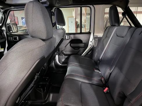 Used 2026 Jeep Wrangler Unlimited Rubicon AWD/4WD image 12