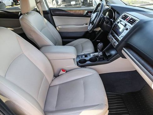 Used 2017 Subaru Outback 3.6R Limited AWD/4WD image 19