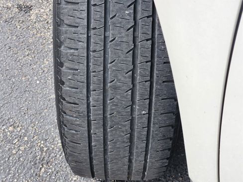 Used 2012 Toyota Highlander FWD image 10