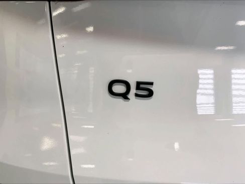 Certified 2025 Audi Q5 Premium Plus w/ Premium Plus AWD/4WD image 7