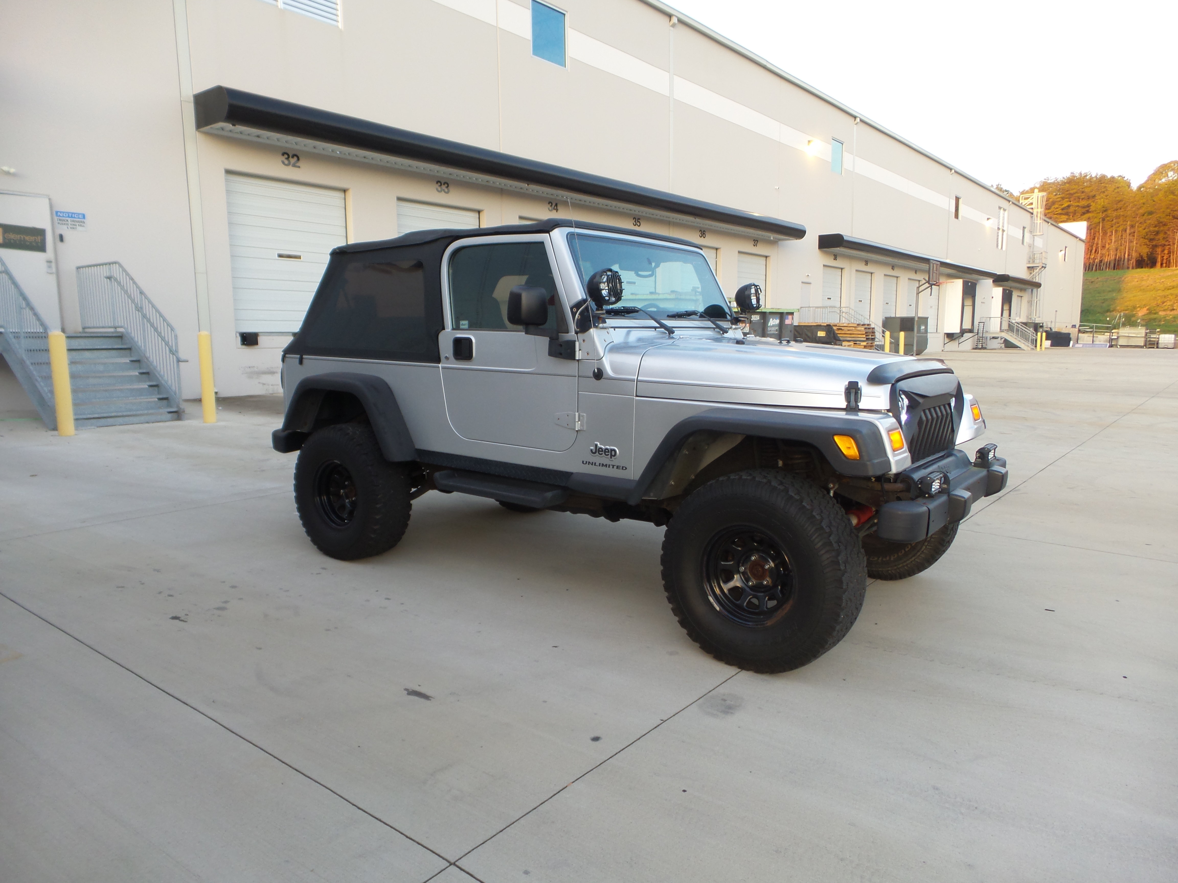 Used 2004 Jeep Wrangler 4WD image 9