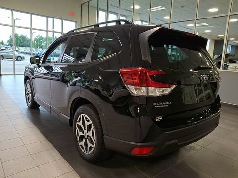 Certified 2024 Subaru Forester Premium AWD/4WD image 4