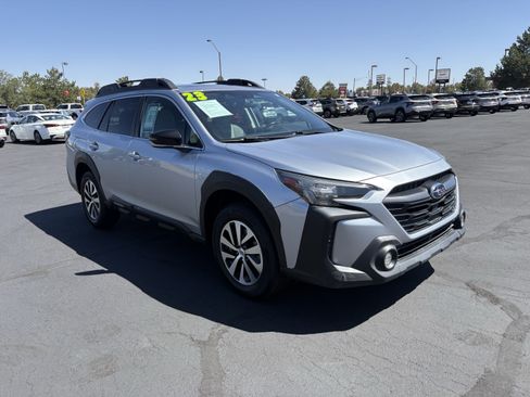 Used 2023 Subaru Outback Premium AWD/4WD image 2