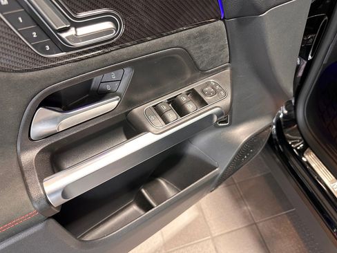 Used 2024 Mercedes-Benz GLB 250 4MATIC image 13