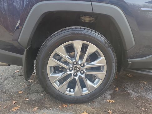 Certified 2023 Toyota RAV4 XLE Premium image 11