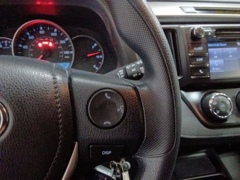 Used 2016 Toyota RAV4 LE image 16