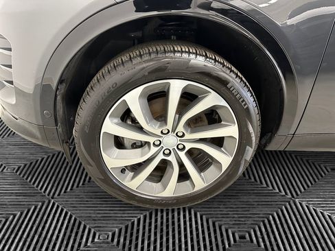 Used 2025 Land Rover Discovery Sport Dynamic SE image 9