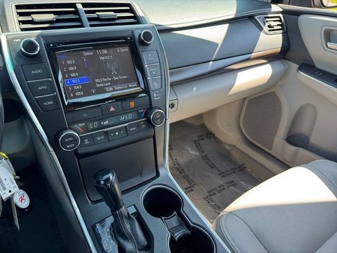 Certified 2016 Toyota Camry XLE FWD image 29
