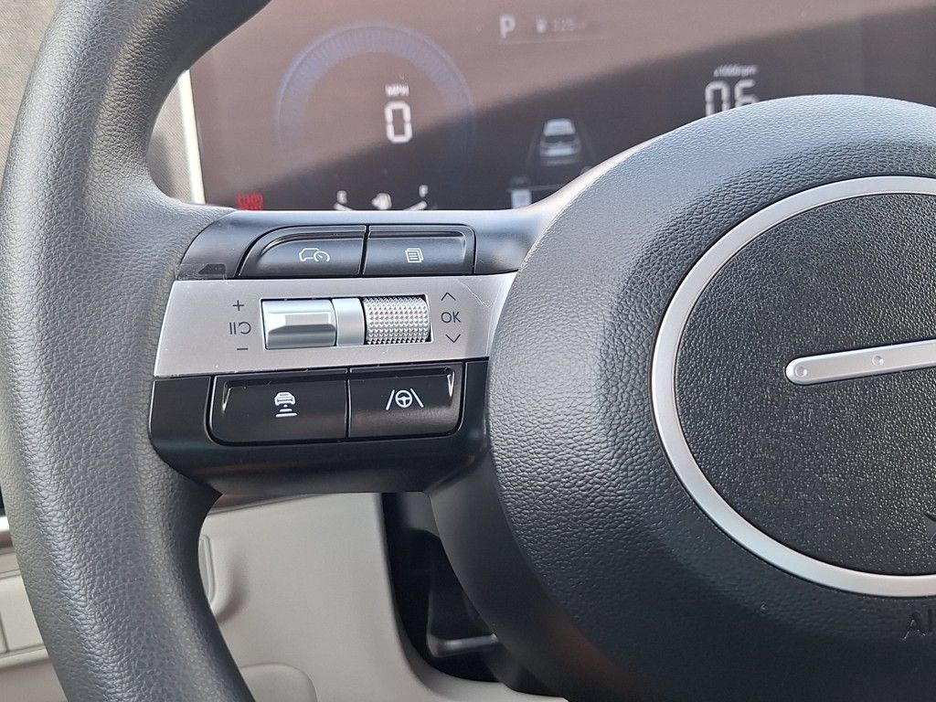 New 2025 Hyundai Tucson SE AWD/4WD image 16